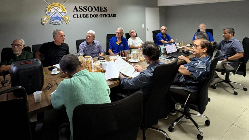 Reunião com associados representantes do Quadro de Oficiais Administrativos na luta por valorização salarial