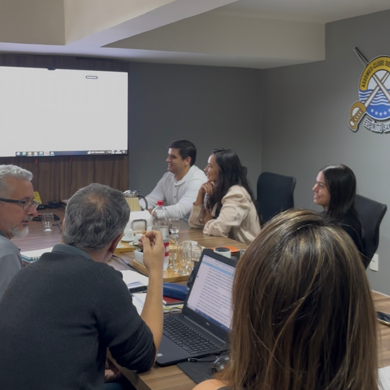 REUNIÃO IMPORTANTE COM OFICIAIS DO QUADRO DE SAÚDE