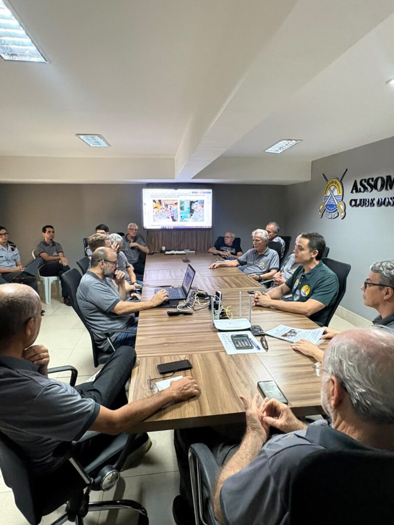 ASSOMES recebe candidato ao Governo do Estado Lorenzo Pazolini para diálogo sobre segurança pública