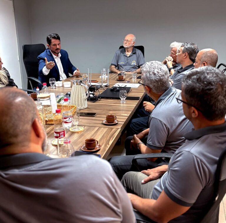 ASSOMES recebe o Senador Marcos do Val para debate democrático com foco institucional